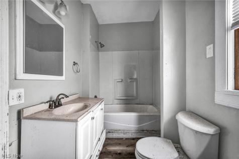 8417 Tioga Avenue Cleveland OH 44105