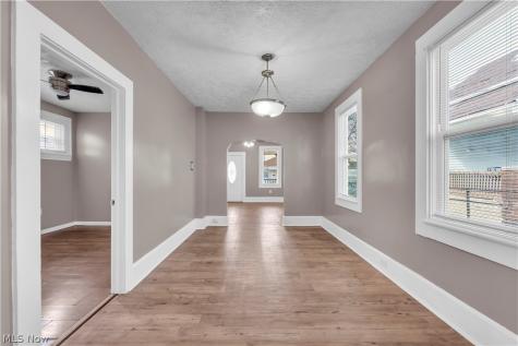 5628 Pacific Avenue Cleveland OH 44102