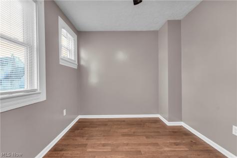 5628 Pacific Avenue Cleveland OH 44102