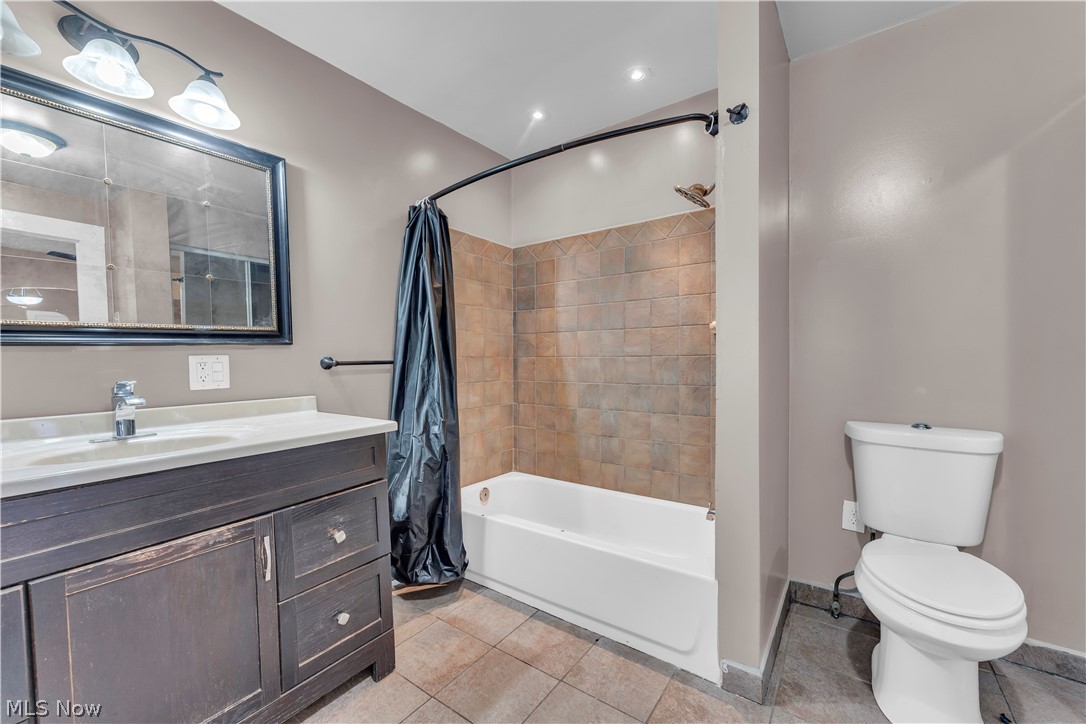 5628 Pacific Avenue Cleveland OH 44102