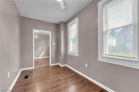 5628 Pacific Avenue Cleveland OH 44102