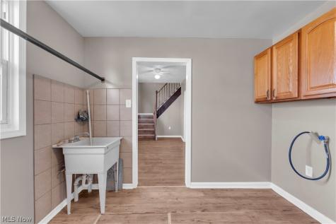 5628 Pacific Avenue Cleveland OH 44102
