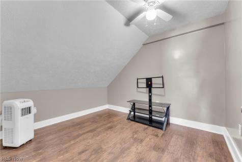 5628 Pacific Avenue Cleveland OH 44102