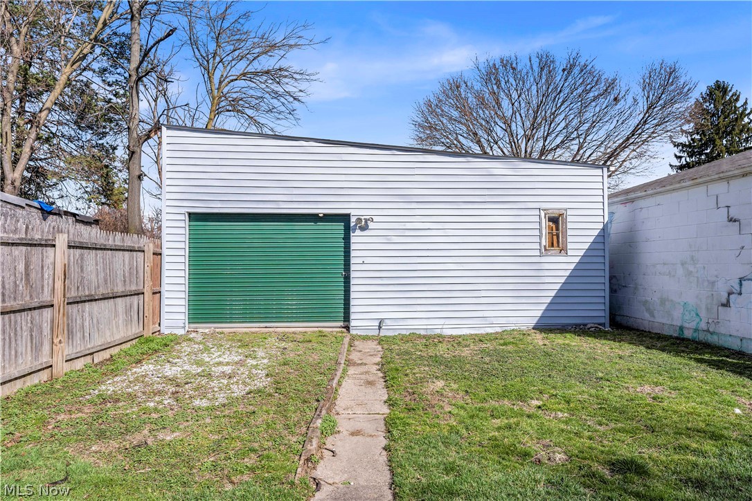 5628 Pacific Avenue Cleveland OH 44102