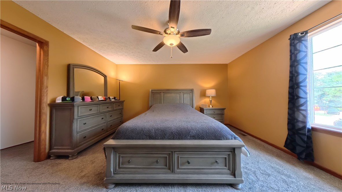 1271 Oxford Circle Akron OH 44312