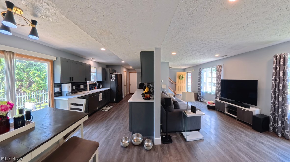 1271 Oxford Circle Akron OH 44312