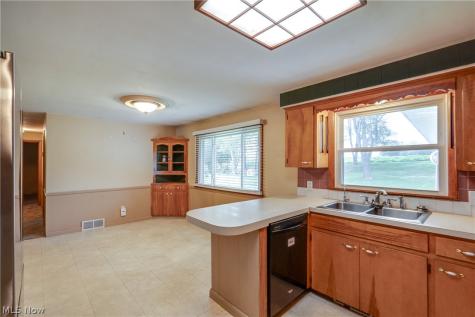 1402 Brookwood Drive Mogadore OH 44260