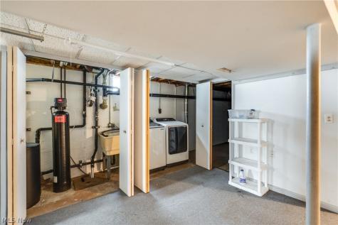 1402 Brookwood Drive Mogadore OH 44260