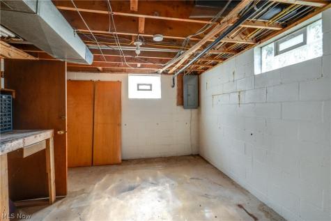1402 Brookwood Drive Mogadore OH 44260