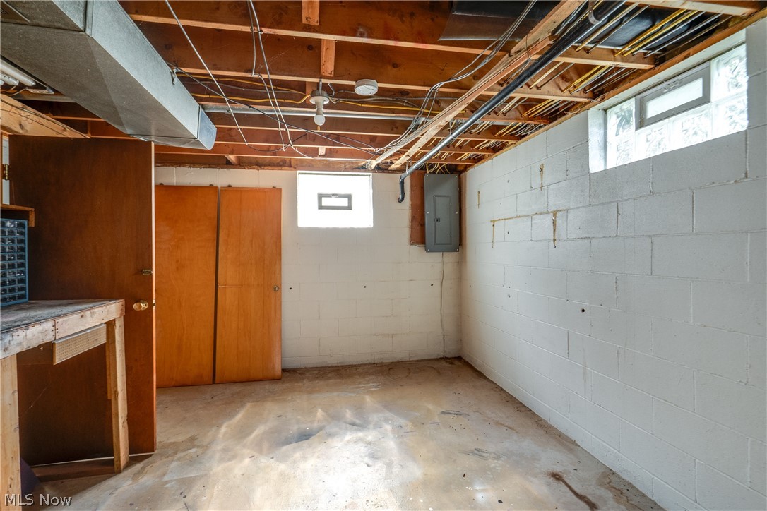 1402 Brookwood Drive Mogadore OH 44260