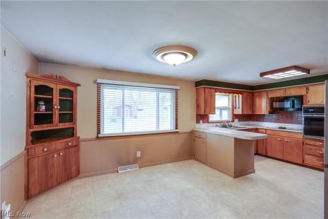 1402 Brookwood Drive Mogadore OH 44260