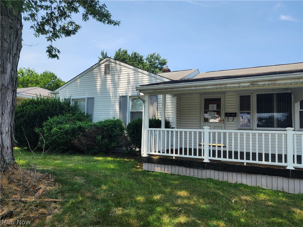 105 Helena Drive Struthers OH 44471