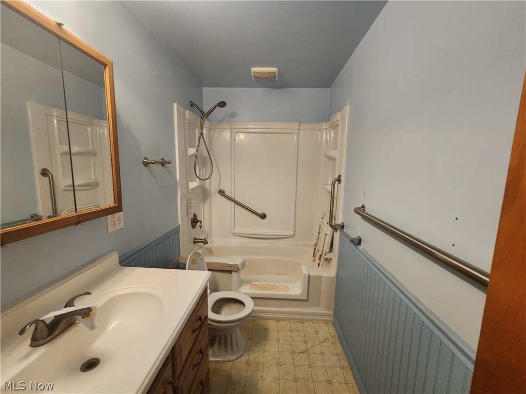 105 Helena Drive Struthers OH 44471