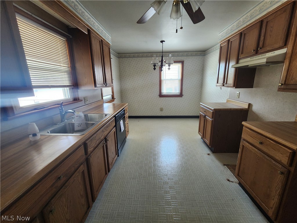 105 Helena Drive Struthers OH 44471