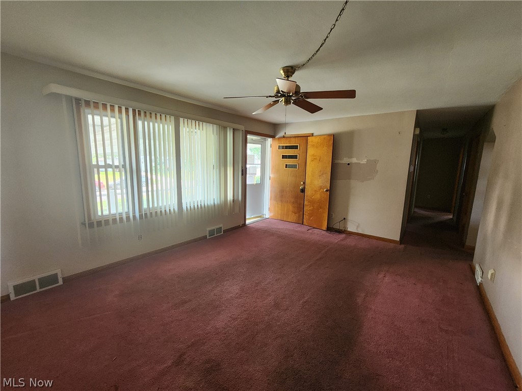 105 Helena Drive Struthers OH 44471