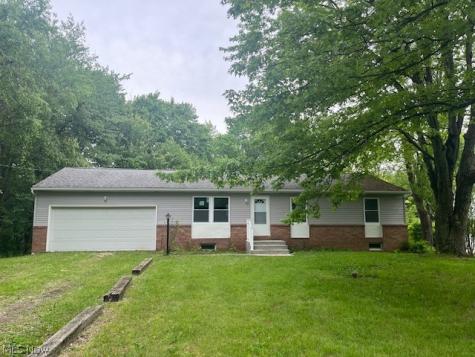 2761 Byron Drive North Canton OH 44720