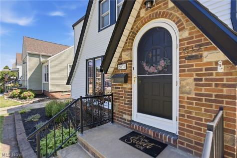 8005 Dresden Avenue Parma OH 44129