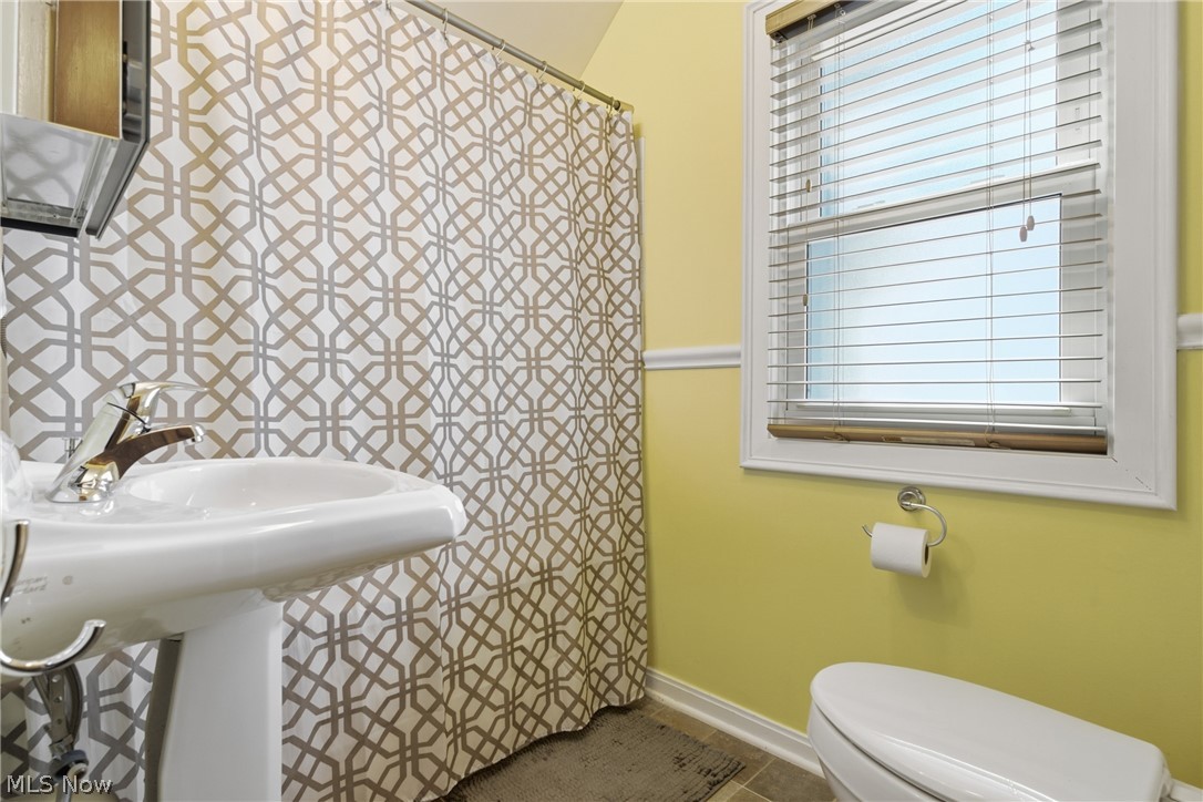 8005 Dresden Avenue Parma OH 44129
