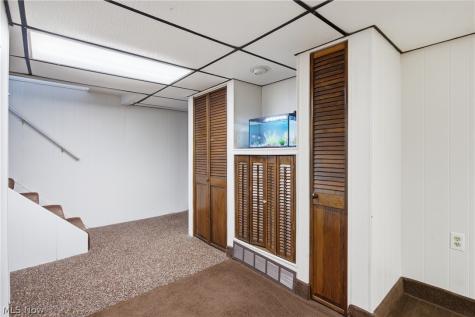 8005 Dresden Avenue Parma OH 44129
