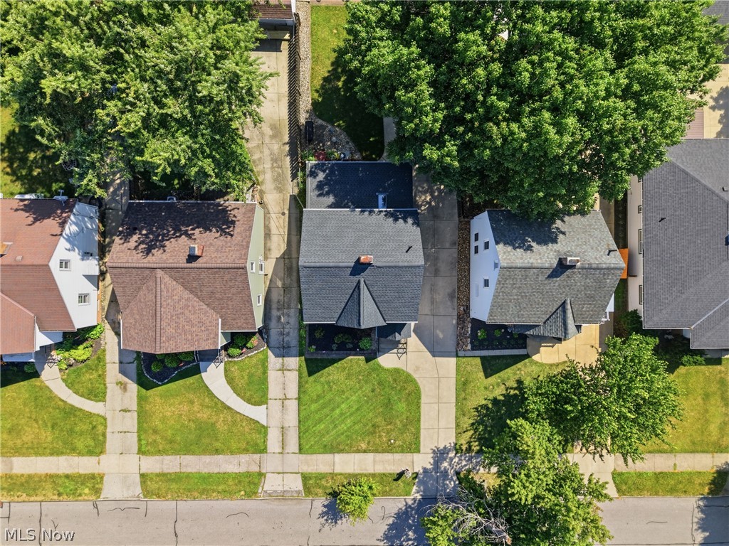 8005 Dresden Avenue Parma OH 44129