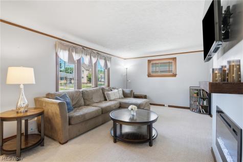 8005 Dresden Avenue Parma OH 44129