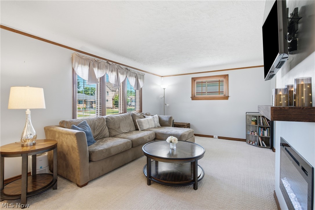 8005 Dresden Avenue Parma OH 44129