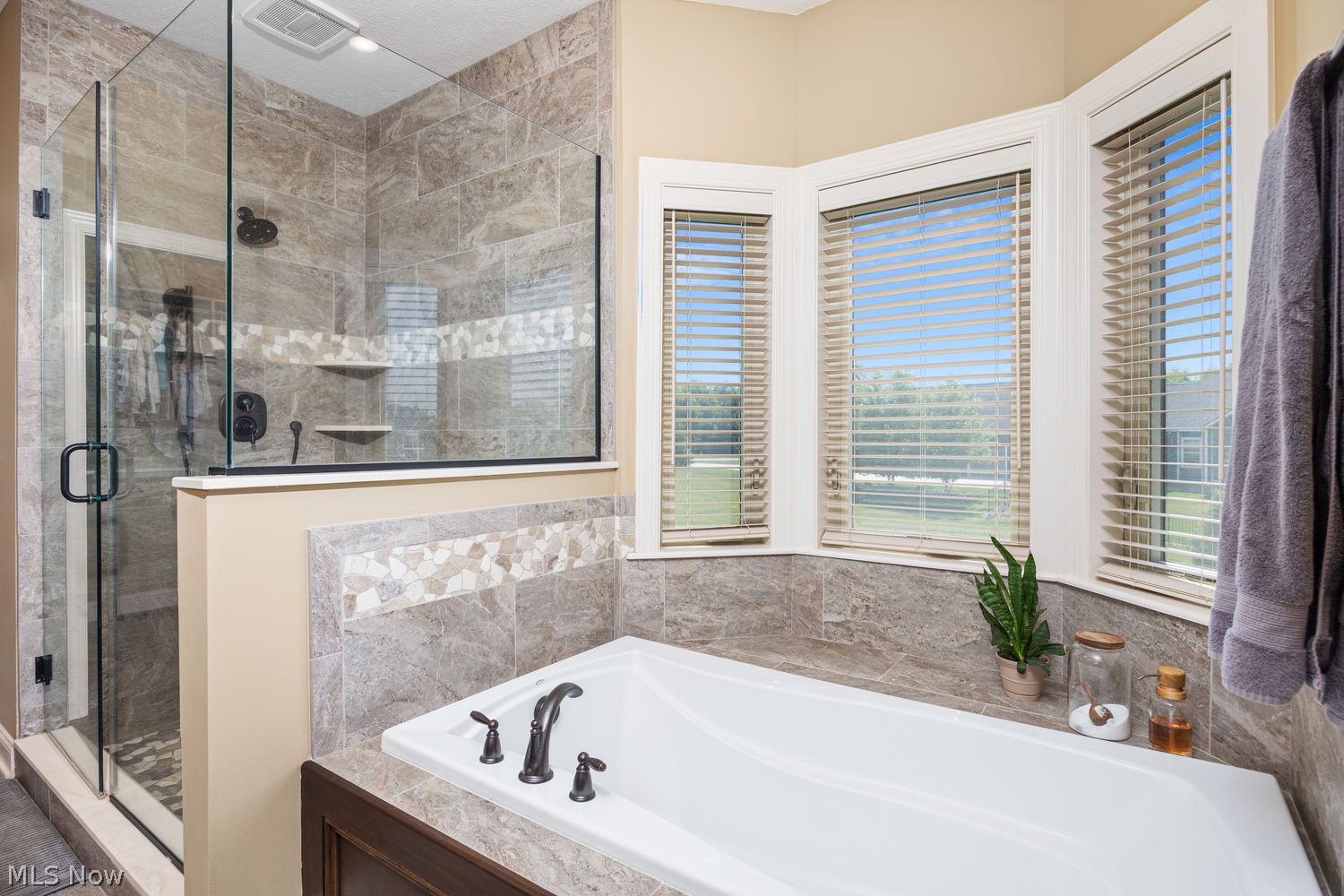 7497 Hunters Glen Lane Seville OH 44273