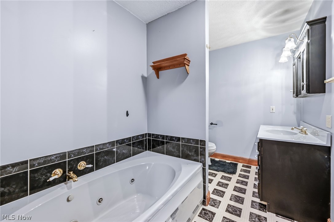 1511 Lake Front Drive Salem OH 44460