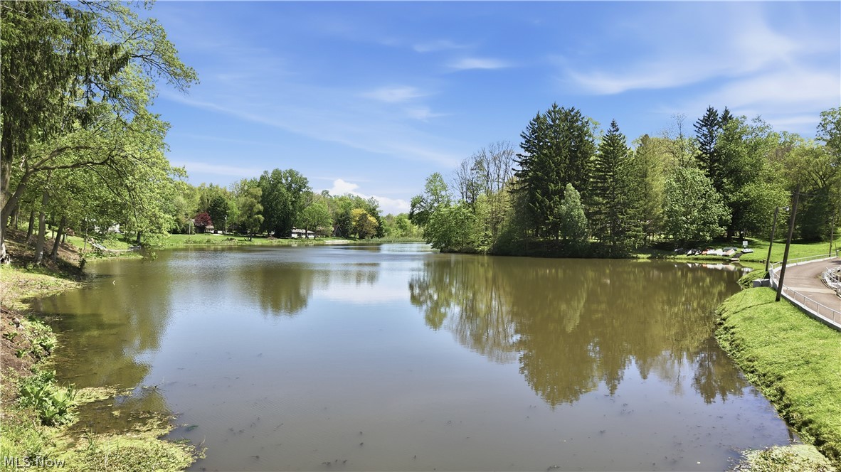 1511 Lake Front Drive Salem OH 44460