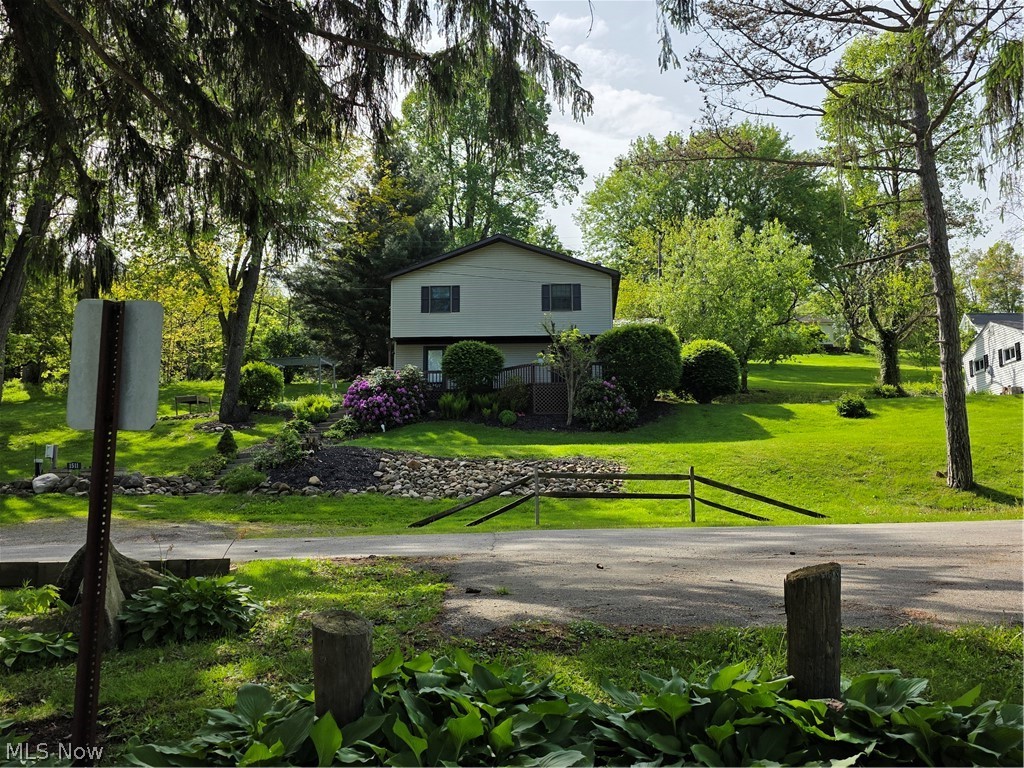 1511 Lake Front Drive Salem OH 44460