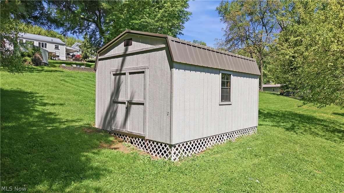 1511 Lake Front Drive Salem OH 44460