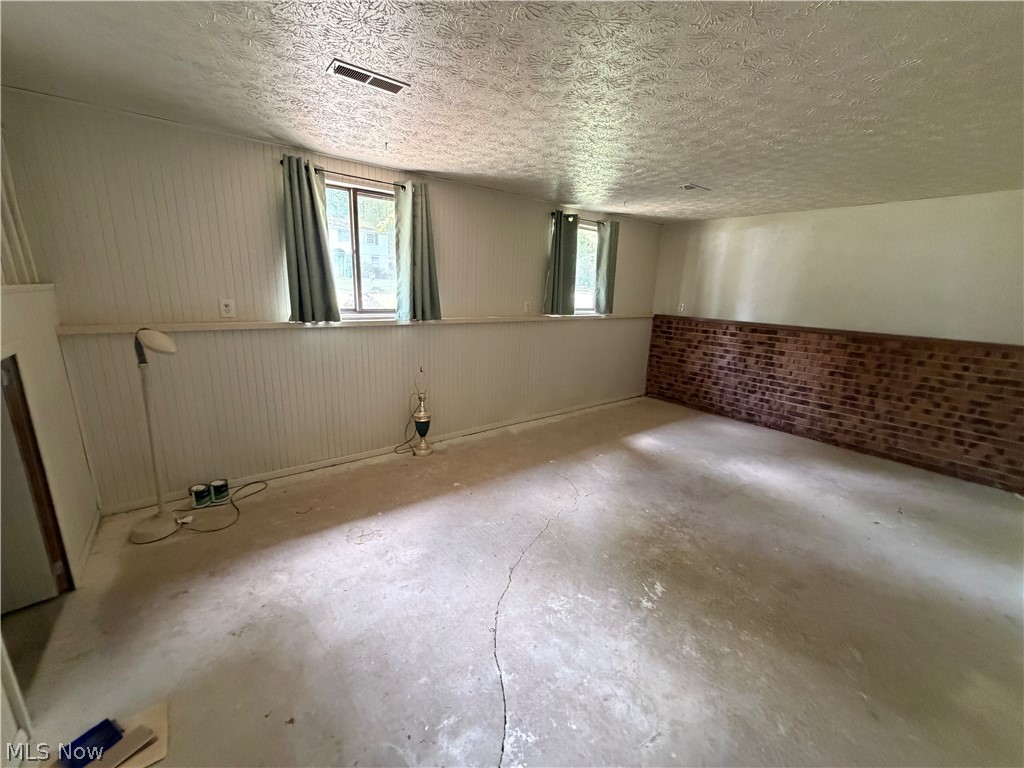 117 Dennis Drive Cortland OH 44410
