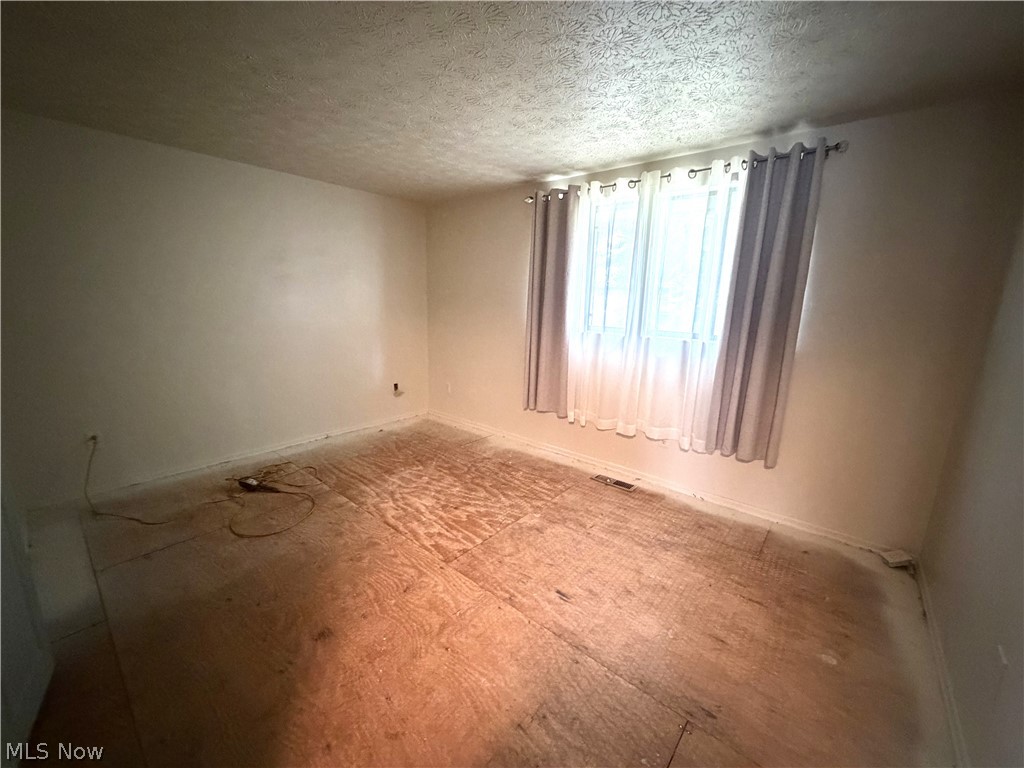 117 Dennis Drive Cortland OH 44410