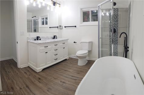 4867 Royalwood Road North Royalton OH 44133