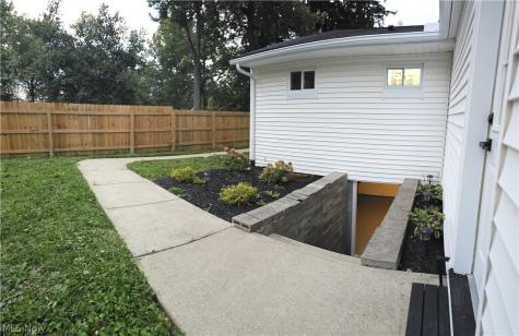 4867 Royalwood Road North Royalton OH 44133