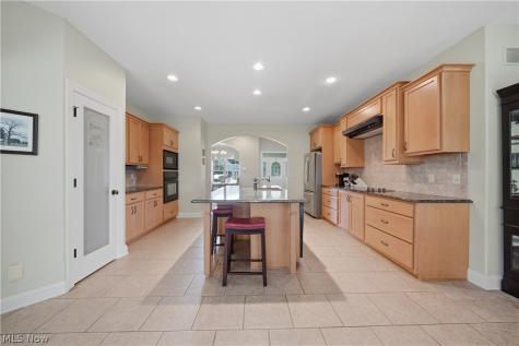 1070 Wedgefield Court NE North Canton OH 44720