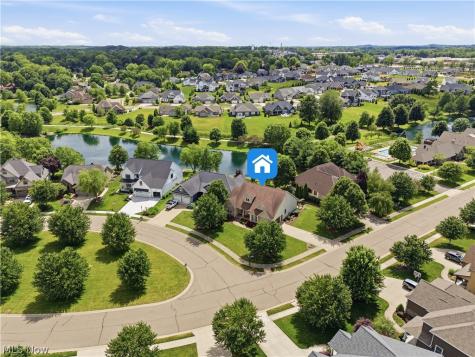 1070 Wedgefield Court NE North Canton OH 44720