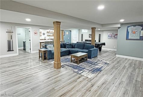 490 Byberry Drive NE Hartville OH 44632