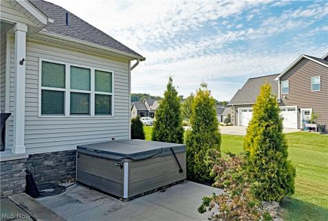 490 Byberry Drive NE Hartville OH 44632