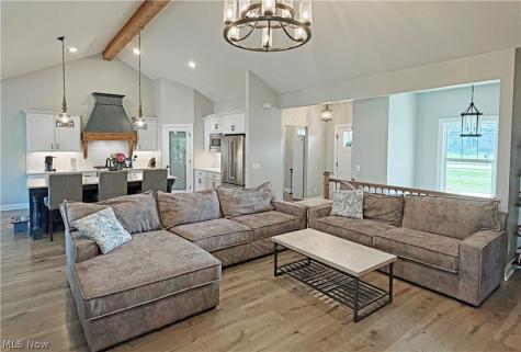 490 Byberry Drive NE Hartville OH 44632