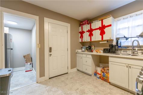 985 Bloomfield Avenue Akron OH 44302