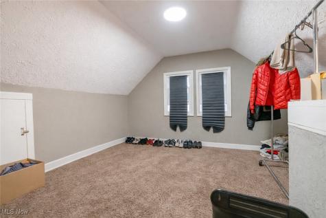 985 Bloomfield Avenue Akron OH 44302