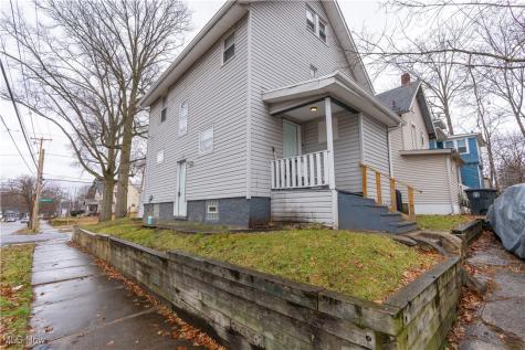 985 Bloomfield Avenue Akron OH 44302