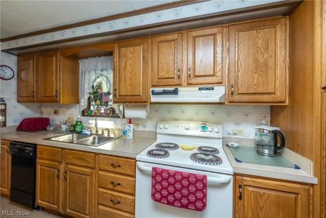 43 Parkway Drive Olmsted Twp OH 44138