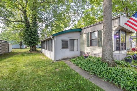 43 Parkway Drive Olmsted Twp OH 44138