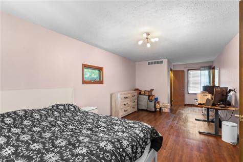 8121 Yorkshire Drive Mentor OH 44060