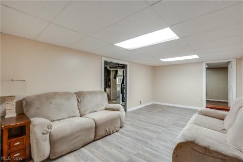 2635 Daffodil Street NE Canton OH 44705