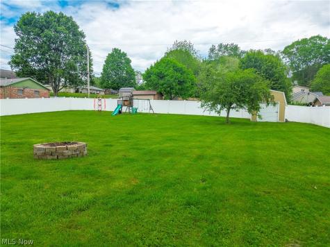 2635 Daffodil Street NE Canton OH 44705