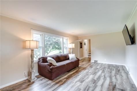 2635 Daffodil Street NE Canton OH 44705