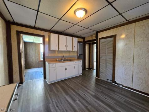 5915 Cable Avenue Cleveland OH 44127